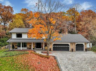 50 E Pleasant Lake Rd, North Oaks, MN 55127