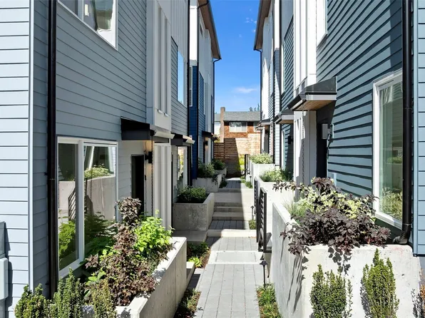 2527 29th Avenue S #D, Seattle, WA 98144