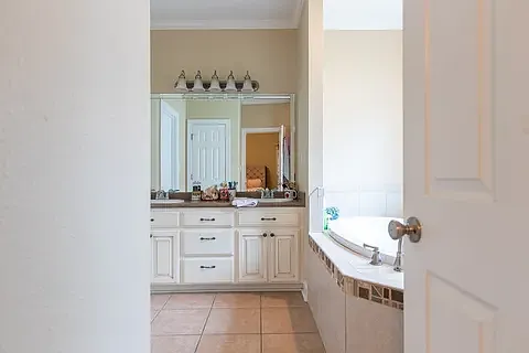 3883 Napa Dr — Photo 2