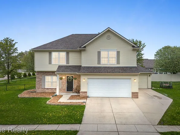 357 Sweet Briar Rdg, Linden, MI 48451