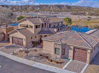 108 Lakeview St, Elephant Butte, NM 87935