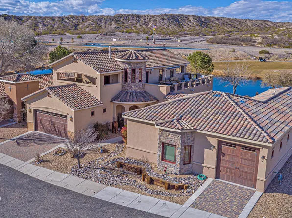 108 Lakeview St, Elephant Butte, NM 87935