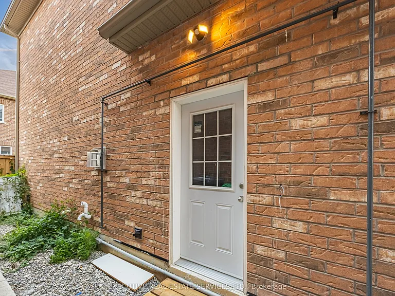 61 Truro Cir N — Photo 7