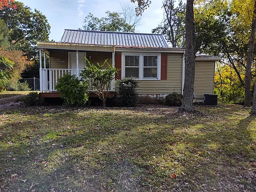 2400 Ridgecrest Dr Photo 1