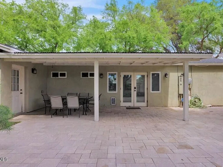 3229 E Clarendon Ave — Photo 18