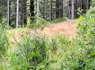 191 Redwood Rd, Whitethorn, CA 95589