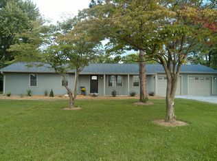 17369 Old Fairgrounds Rd, Petersburg, IL 62675