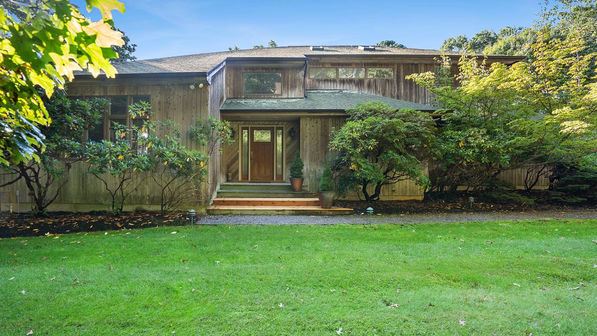 97 Tanager Ln, Water Mill, NY 11976 Out East