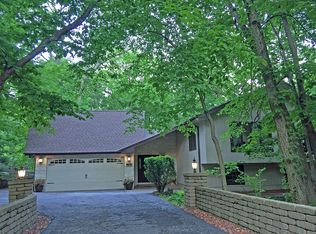 2324 Lisson Rd, Naperville, IL 60565