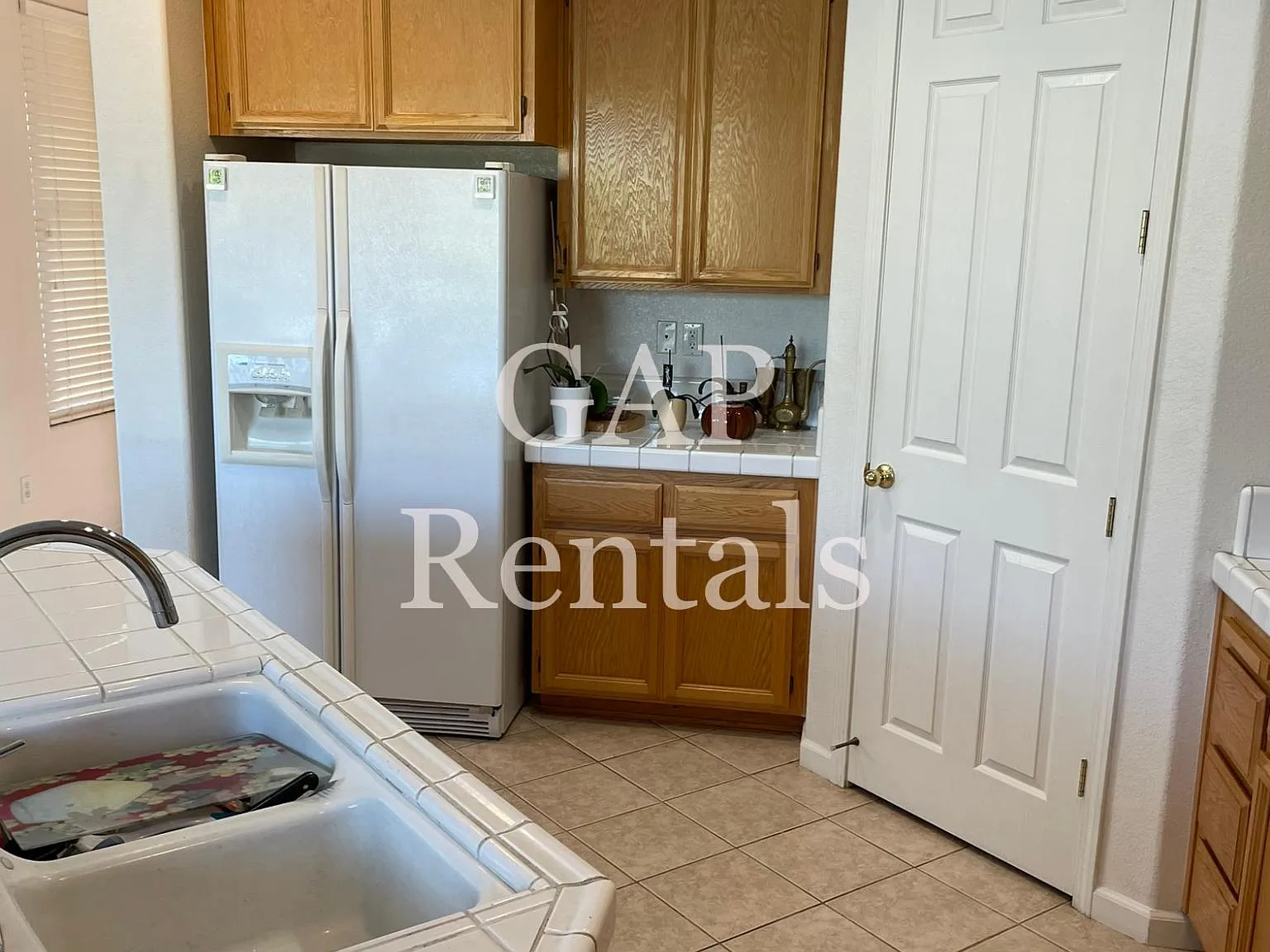 4 bed, 1841 sqft, $2,850 — Photo 4