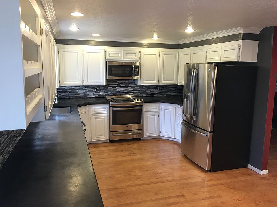 2nd image of 5203 N Sorrento Dr