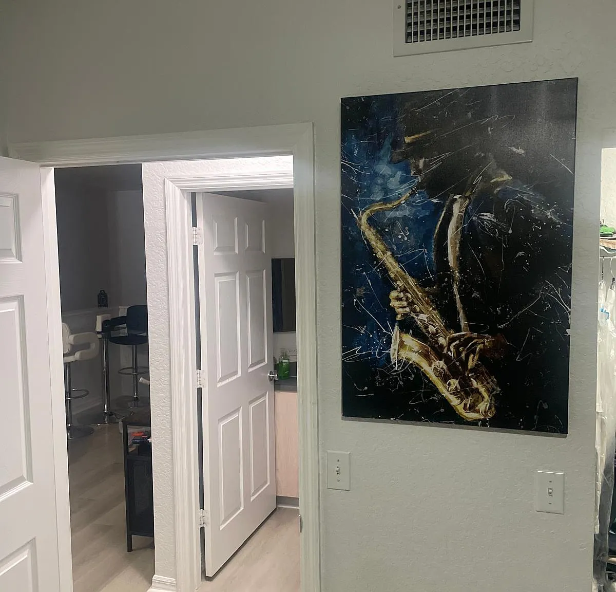 1 bed, 1.0 bath, 878 sqft, $2,000 — Photo 1