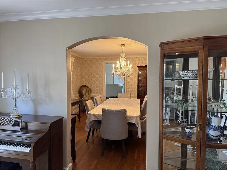 29 College Dr — Photo 20