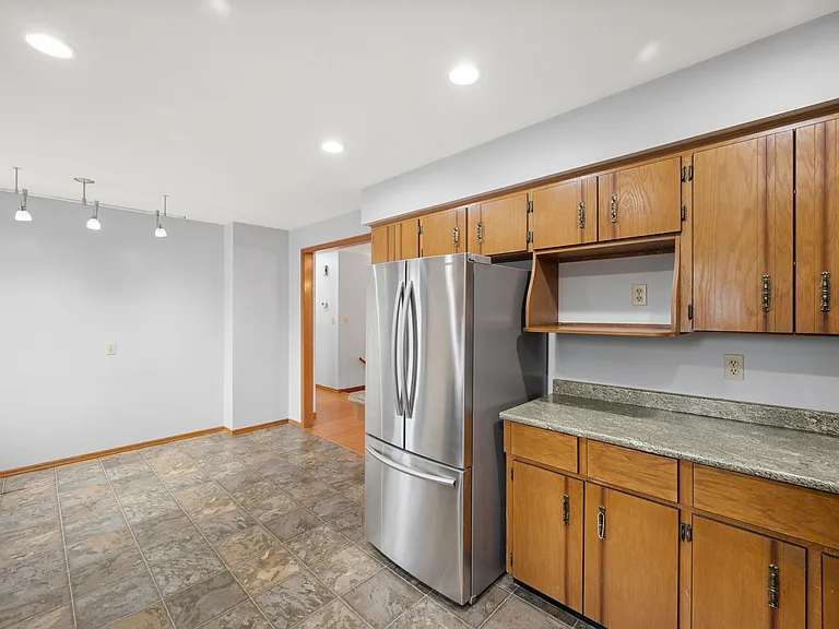 3639 Dunsmuir Way — Photo 6