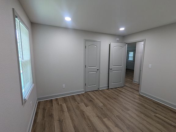 3rd image of 408 Prince Ln