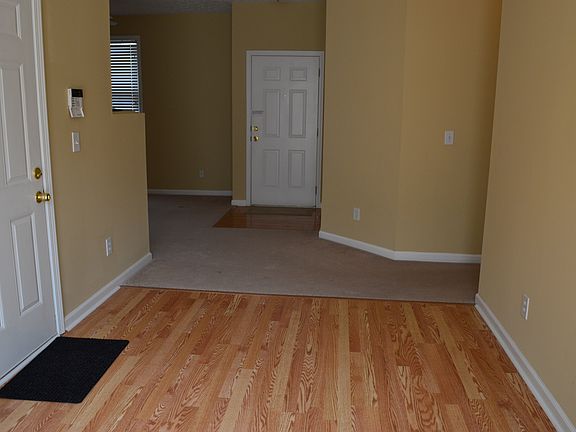 3rd image of 693 Bedford Ct