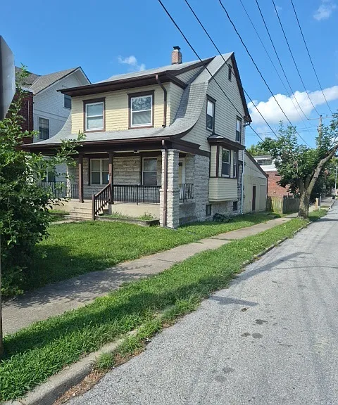 3300 Gillham Rd — Photo 2