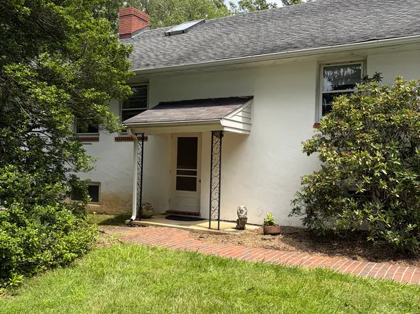 621 Sugartown Rd, Malvern, PA 19355