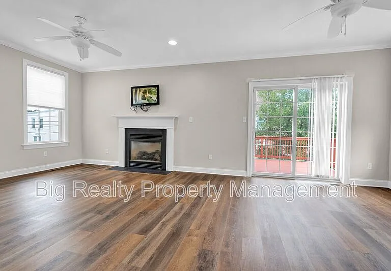 364 Prospect St — Photo 21