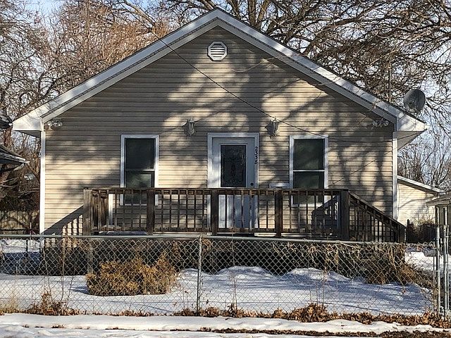 2338 E. Grand Ave.