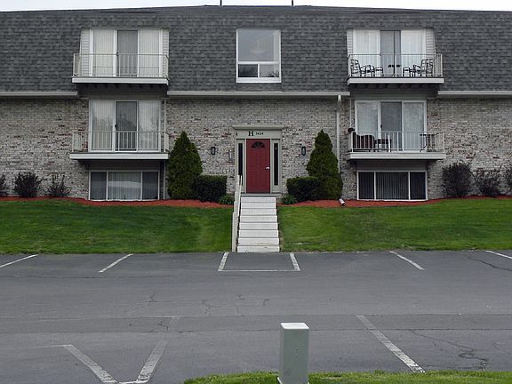 2nd image of 3624 Lakeshore Drive #H7