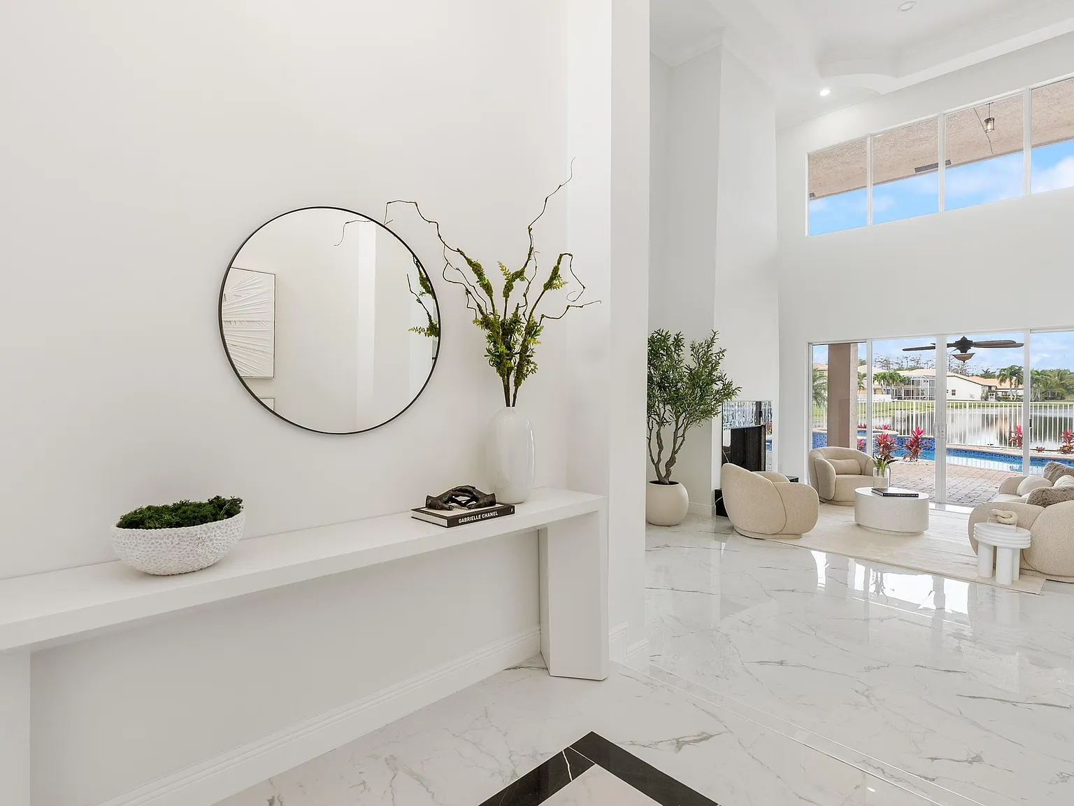 6 bed, 4.0 bath, 3818 sqft, $6,900 — Photo 3