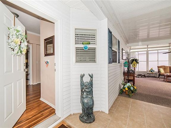 5th image of 462 New Pond Ct