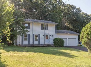 27 Fox Den Rd, Saugerties, NY 12477