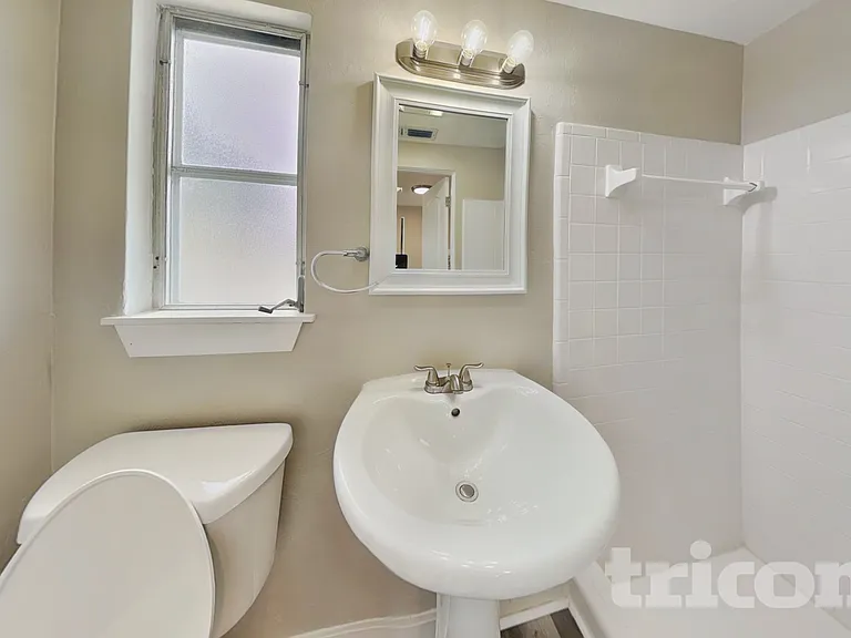 7330 Cass Cir — Photo 13