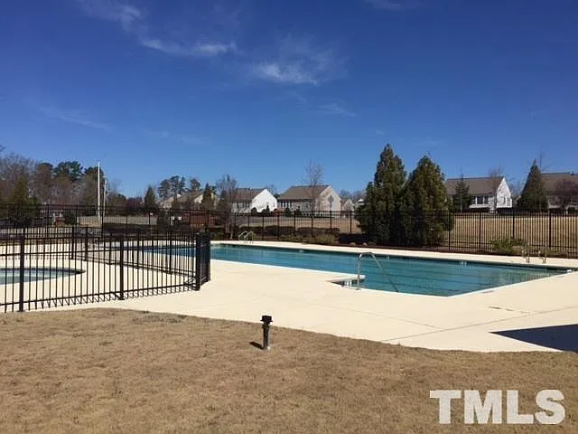 1004 Corwith Dr — Photo 15