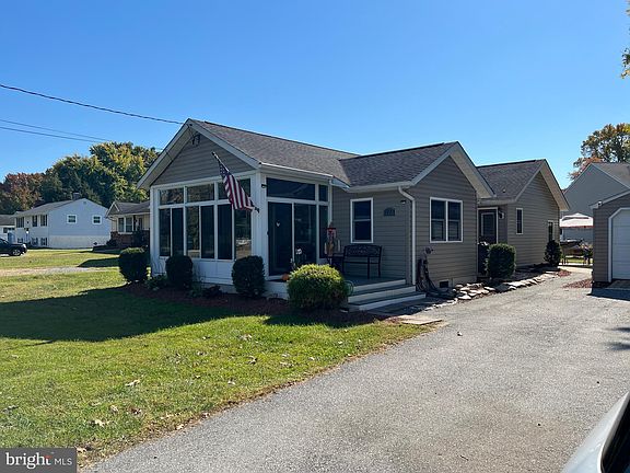 3rd image of 173 Margate Dr