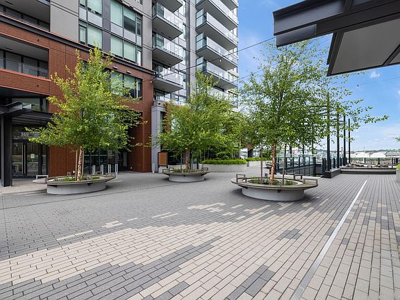 4th image of 369 Tyee Rd #303