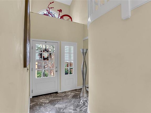 4th image of 5001 Pilgrims Pathway St E