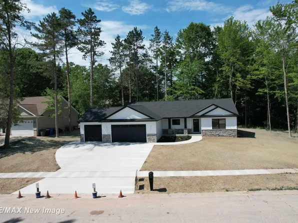 3706 Bobcat Ct, Midland, MI 48642