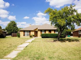 1557 Summerwind Ln, Lewisville, TX 75077