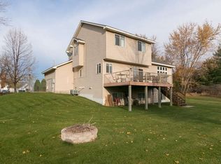 22572 Breezewood Ln, Rogers, MN 55374