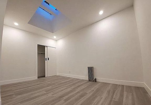 3rd image of 291 20th St APT 3F