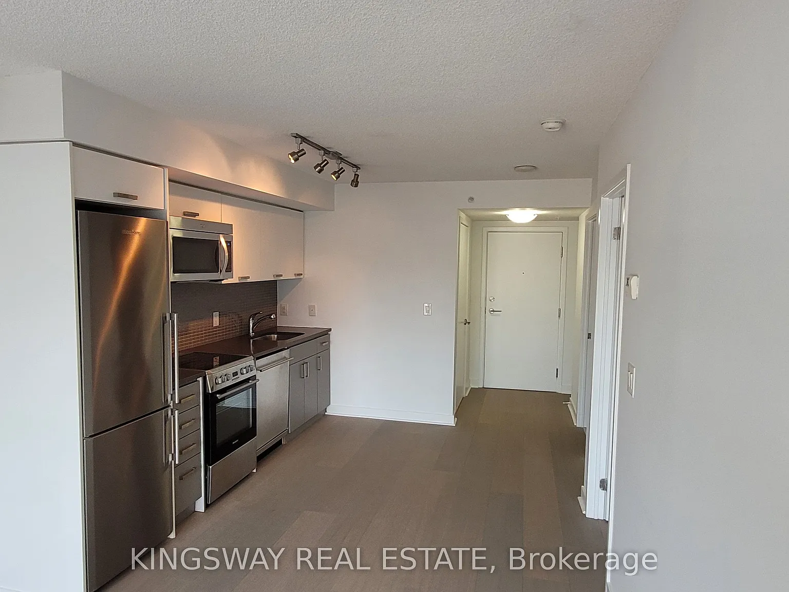 1 bed, $2,300 — Photo 3