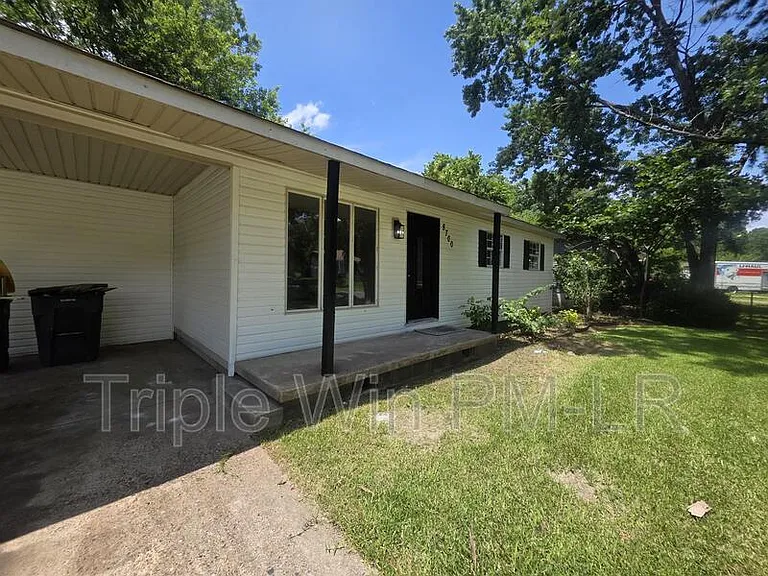 8700 Winston Dr — Photo 3