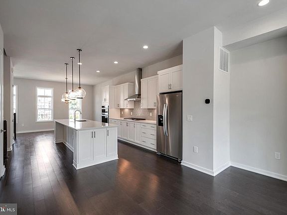 5th image of 1760 McKenna Point Dr