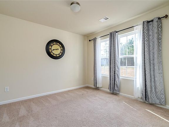 3rd image of 126 Yellow Pine Dr