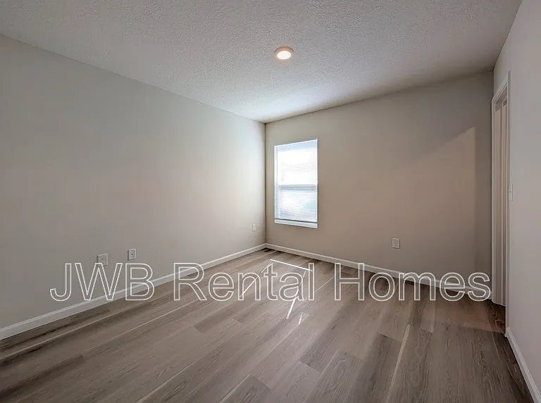 1750 Rutledge Ave — Photo 8