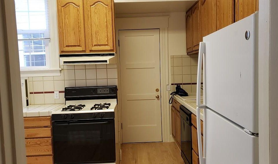 1st image of 2848 Pine St