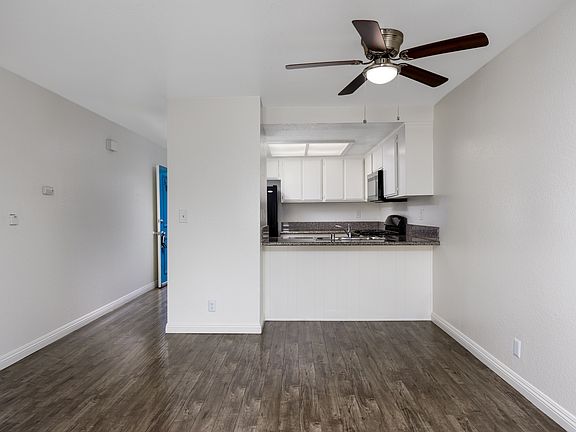 4th image of 750 W Redondo Beach Blvd #209