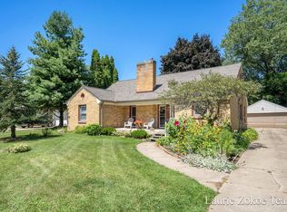 1625 Oswego St NW, Grand Rapids, MI 49504