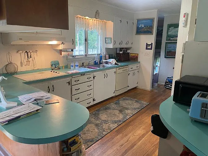 3 bed, 2.5 bath, 1598 sqft, $2,200 — Photo 2