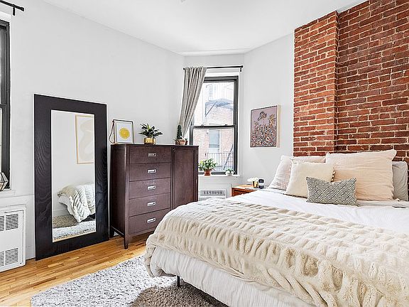 4th image of 360 W 21st St APT 4L