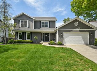 137 Split Oak Rd, Naperville, IL 60565