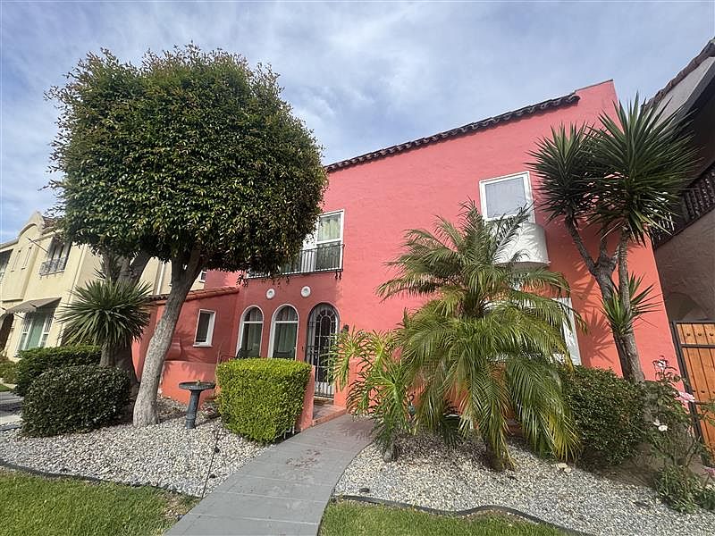 Front Exterior , 1058 Redondo