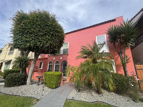 1058 S Redondo Blvd #1058 Photo 1